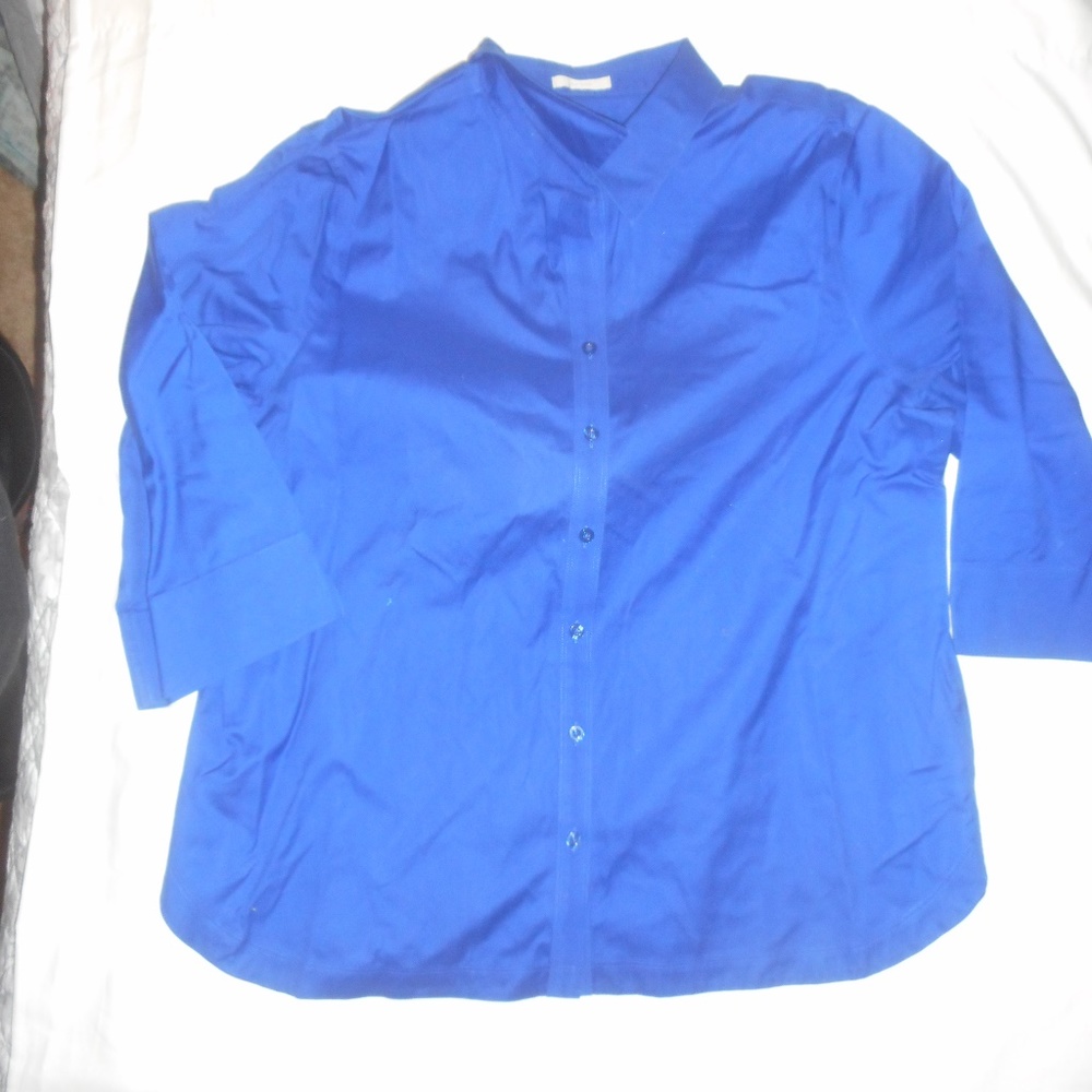 Chicoss Blue No Iron Button Down Shirt Size 3 USED
